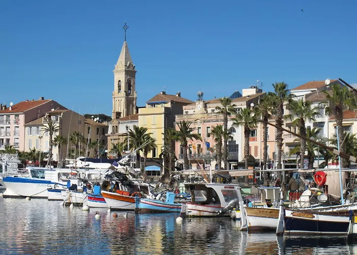 Apartment Les Flots By Interhome Sanary-sur-Mer